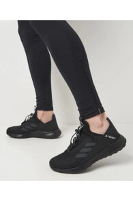 Чёрные женские кроссовки