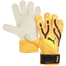 Goalkeeper gloves for football