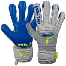 Goalkeeper gloves for football