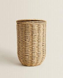 Wastepaper basket with removable lid