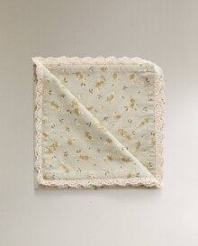 Floral napkins with lace trim (pack of 2)