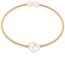 Charming open bracelet with natural pearls