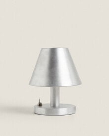 Mini metal table lamp