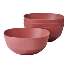 Dishes and salad bowls for serving