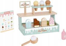 Children's play sets and wooden figurines