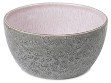 Dishes and salad bowls for serving