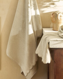 Scalloped cotton towel