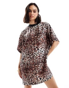 ASOS DESIGN satin oversized mini tshirt dress in leopard print купить онлайн