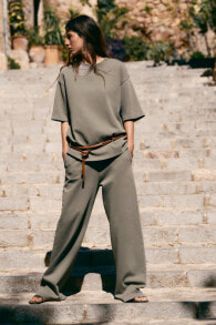 Women's trousers with a loose fit