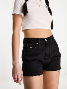 Tommy Jeans – Hotpants aus Denim in Schwarz mit offenem Saum