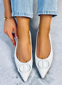 Белые женские туфли