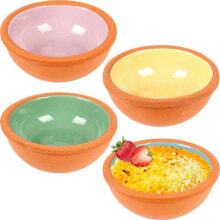 Dishes and salad bowls for serving