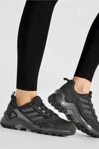 Чёрные женские кроссовки