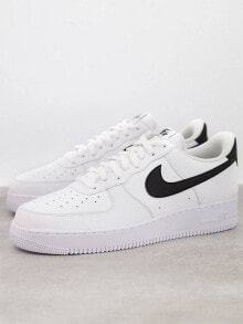 Nike – Air Force 1'07 – Sneaker in Schwarz und Weiß