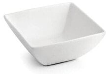 Dishes and salad bowls for serving