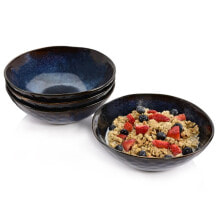 Dishes and salad bowls for serving