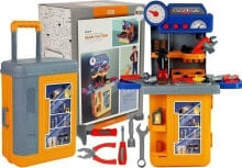 Children's play sets and wooden figurines