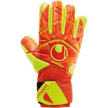 Goalkeeper gloves for football