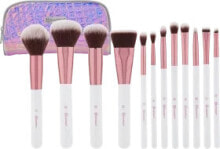 Makeup brushes, sponges and applicators