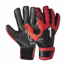 Goalkeeper gloves for football