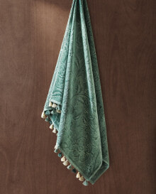 Jacquard towel with tassels