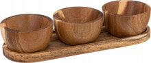 Dishes and salad bowls for serving