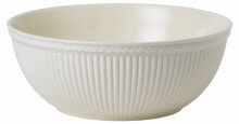 Dishes and salad bowls for serving