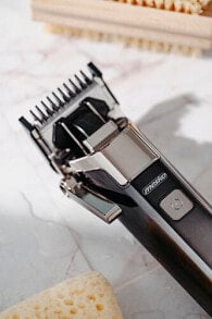 Hair clippers and trimmers