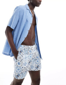 Men's swimming trunks and shorts