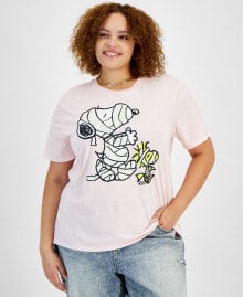 Trendy Plus Size Snoopy and Woodstock Mummy Short-Sleeve T-Shirt купить онлайн