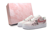 【定制球鞋】 Nike Air Force 1 Low 特殊鞋盒 古典书法 低帮 板鞋 GS 粉白色 / Кроссовки Nike Air Force DH2920-111