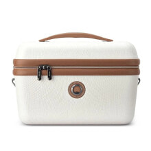 Women's cosmetic bags and beauty cases