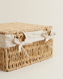 Basket with fabric lining