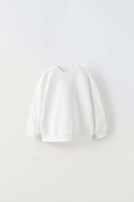 Sweatshirt with seam details