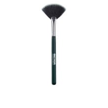 Beter Blush Brush Кисть для растушевки румян