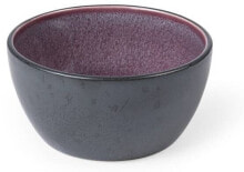 Dishes and salad bowls for serving