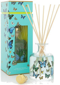 Aromatic diffusers and candles