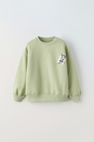 Patch label sweatshirt