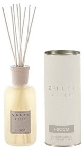 Aromatic diffusers and candles