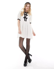 Купить бежевые женские вечерние платья Sister Jane: Sister Jane contrast bow lace mini dress in porcelain