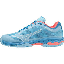 Tennis shoes