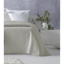 Blankets and bedspreads