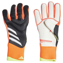 Goalkeeper gloves for football