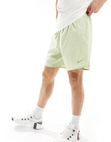 Купить мужские спортивные шорты Nike Running: Nike Running Challenger Dri-FIT 2-in-1 7 inch short in light green