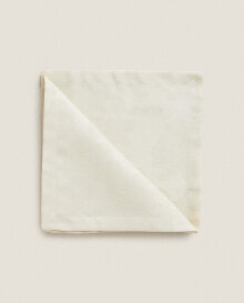 Tablecloths and napkins