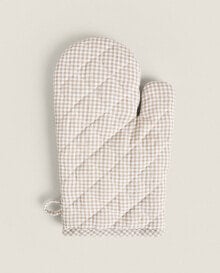 Gingham oven glove