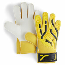 Goalkeeper gloves for football