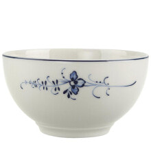 Dishes and salad bowls for serving