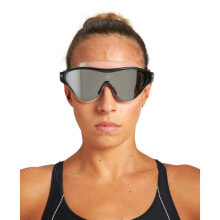 Swimming goggles