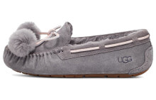 Women's moccasins